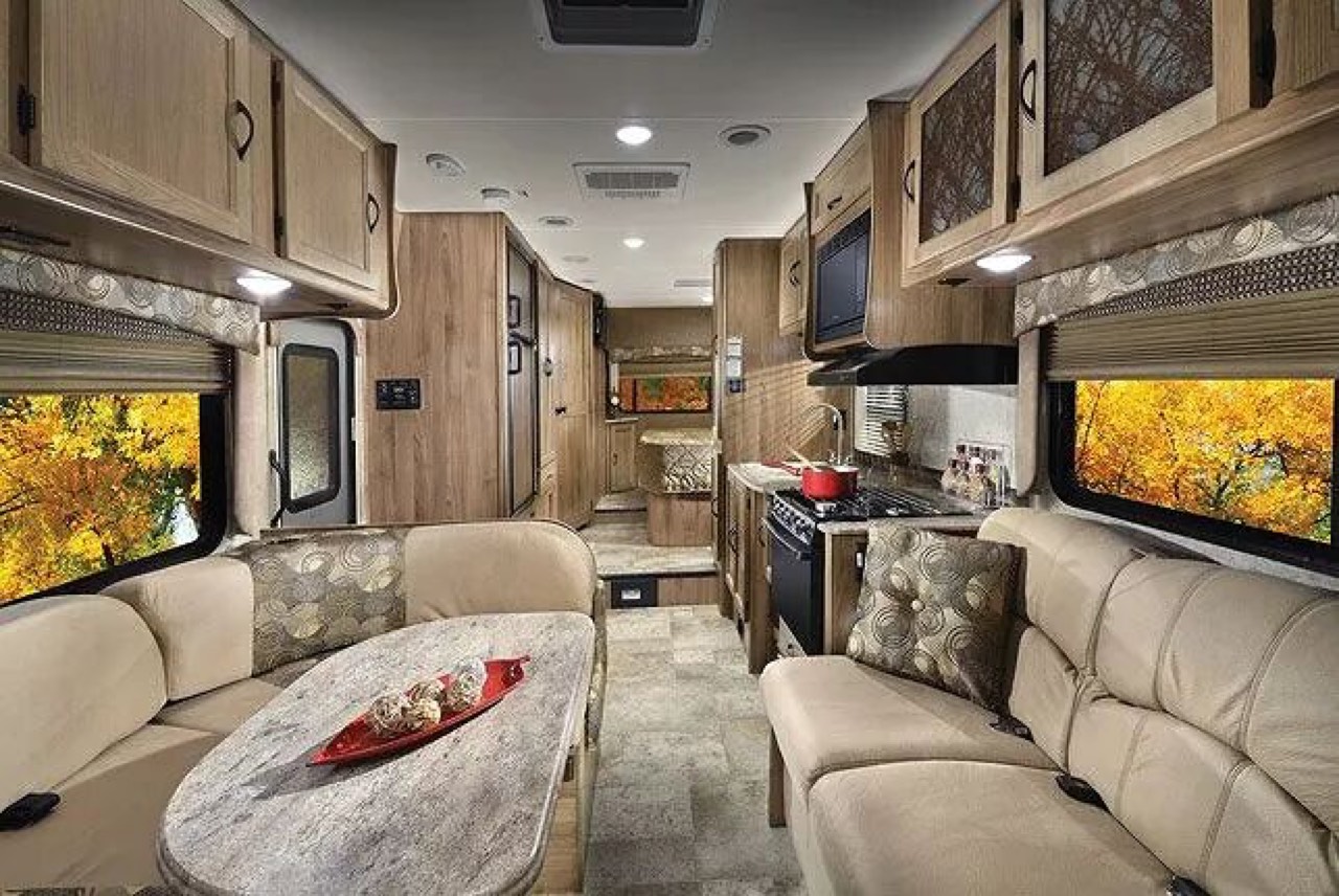 2018 Coachmen Freelander 26RS Review