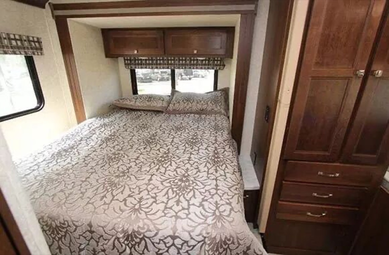 2019 Forest River Sunseeker LE 2250SLE Review