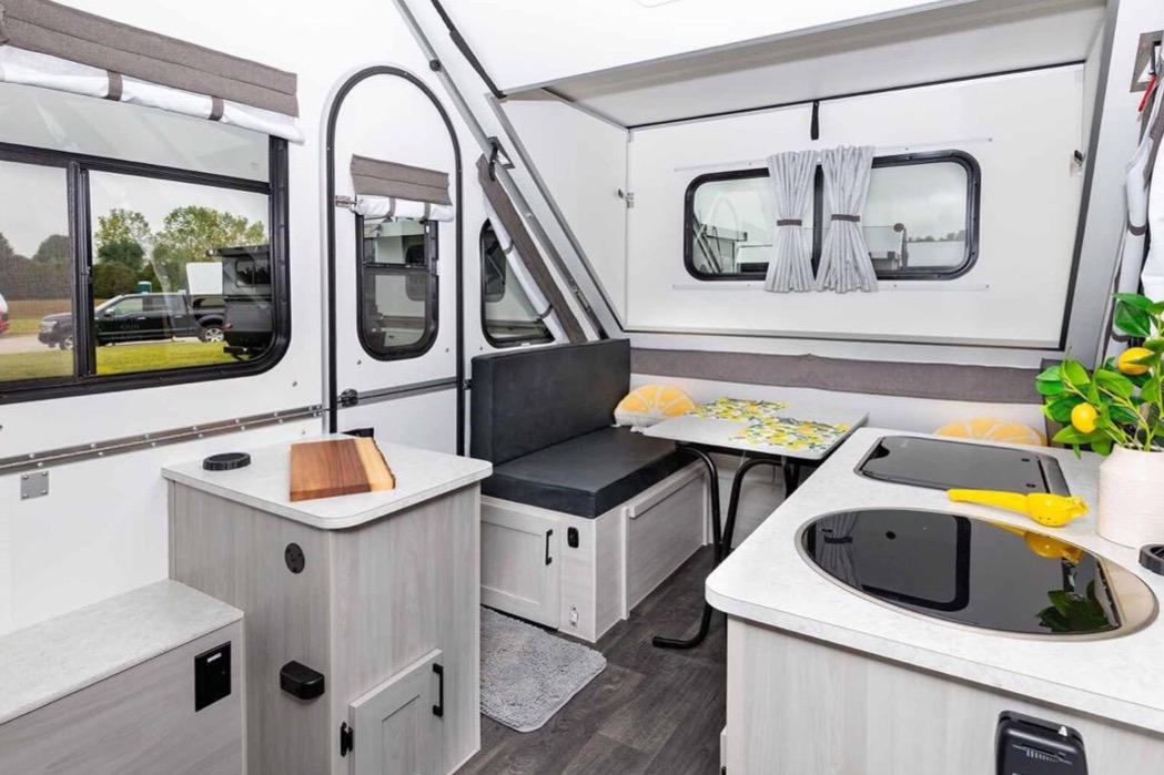 5 Best Features of the ALiner Classic Pop Up Trailer